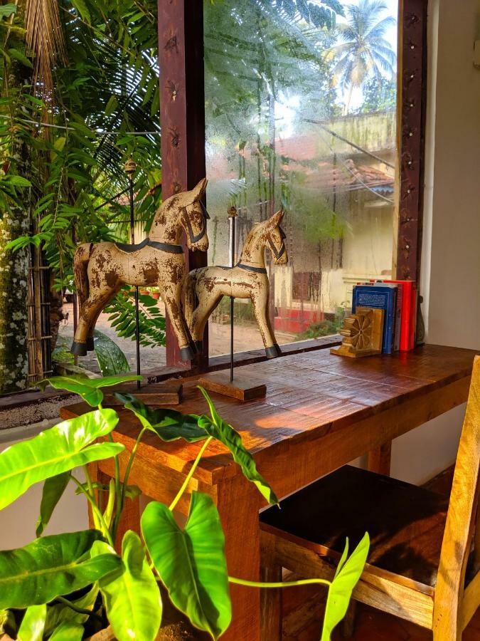 Sunsets And Palm Trees Bed & Breakfast Alappuzha Bagian luar foto