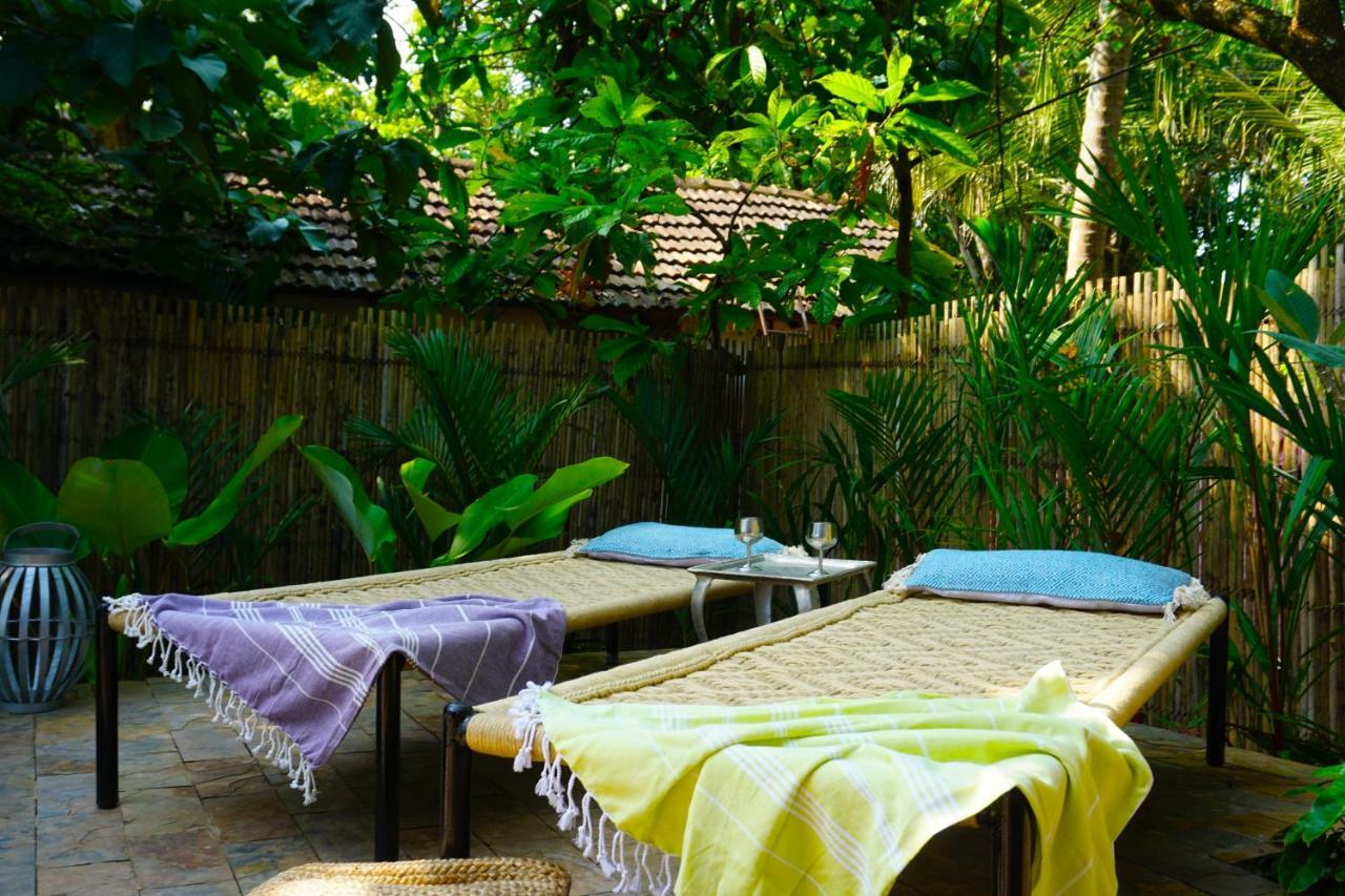Sunsets And Palm Trees Bed & Breakfast Alappuzha Bagian luar foto